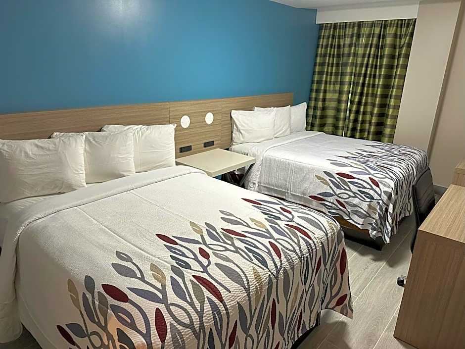 Red Roof PLUS Brooklyn - Flatbush Ave