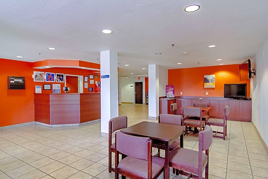 Americas Best Value Inn & Suites Brunswick