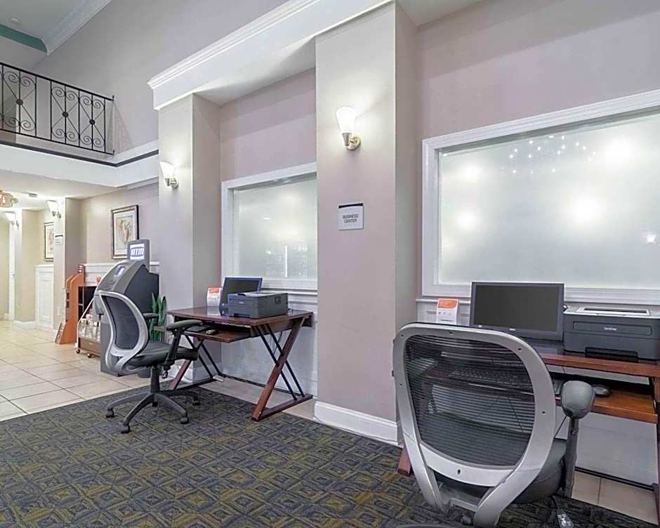 Rodeway Inn & Suites Williamsburg Central