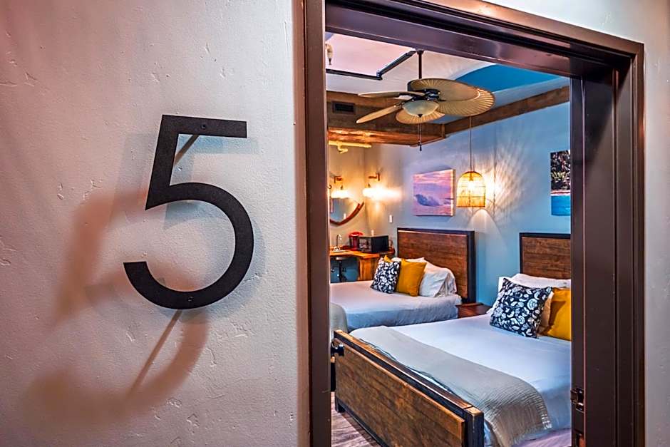Nomads Hotel