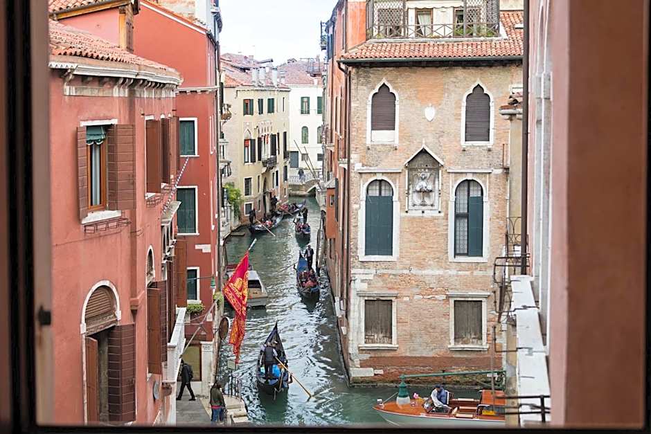 All'Angelo Art Hotel