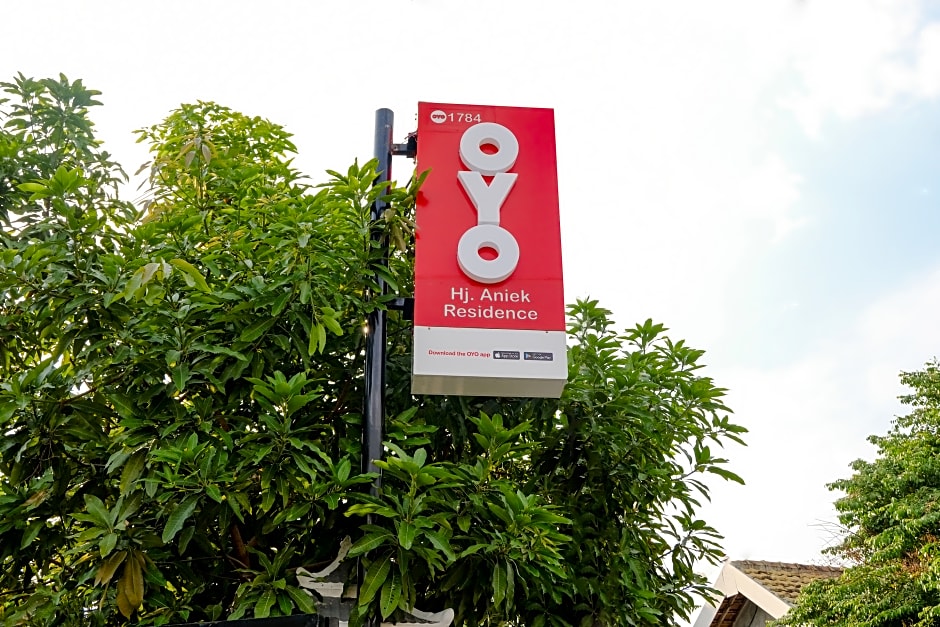 1784 Hj. Aniek Residence