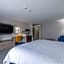 Holiday Inn Express & Suites College Station by IHG