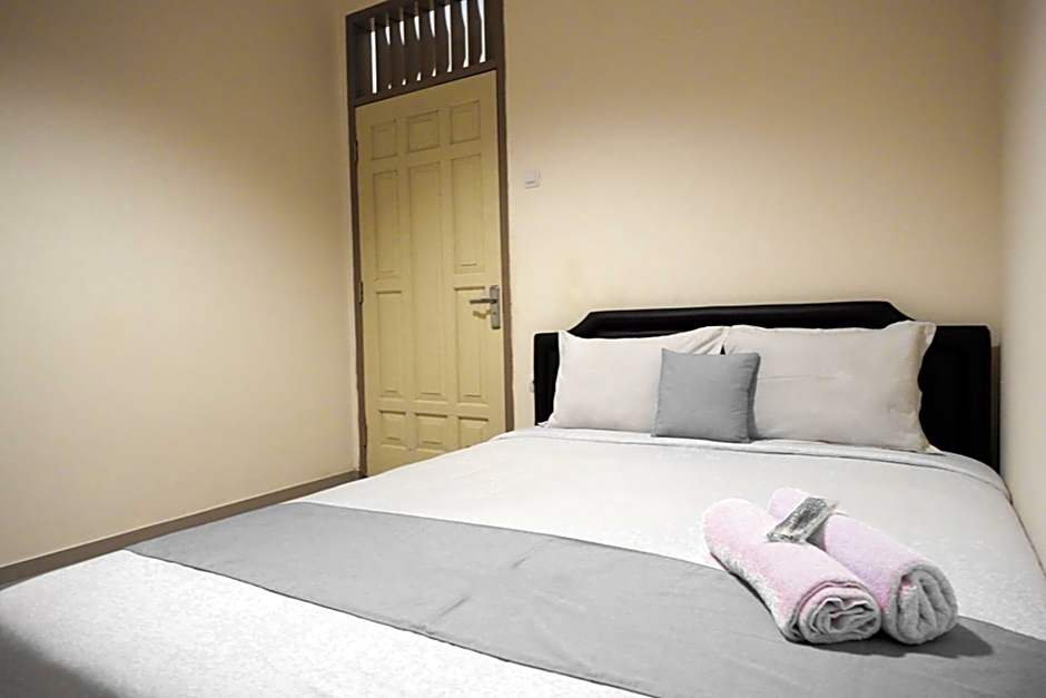 RedDoorz near Ambarrukmo Plaza Mall