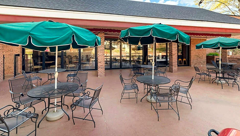 Magnuson Grand Hotel & Conference Center Tyler