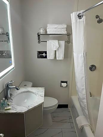 Queen Room with Three Queen Beds - Non-Smoking