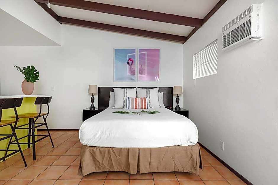 Float Palm Springs - Adults Only