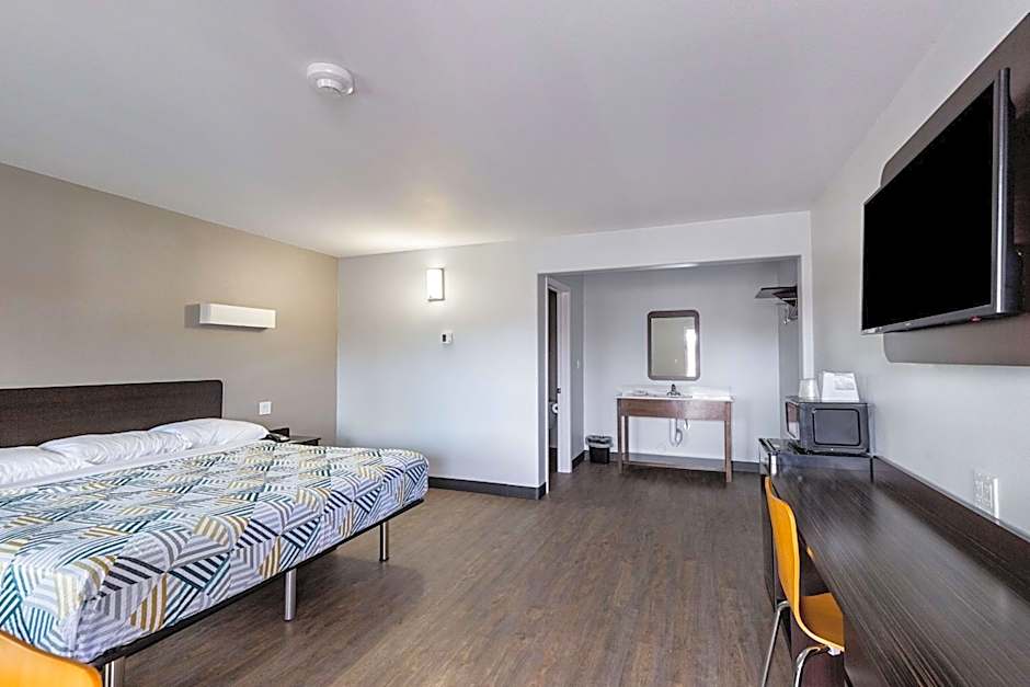 Motel 6-Show Low, AZ