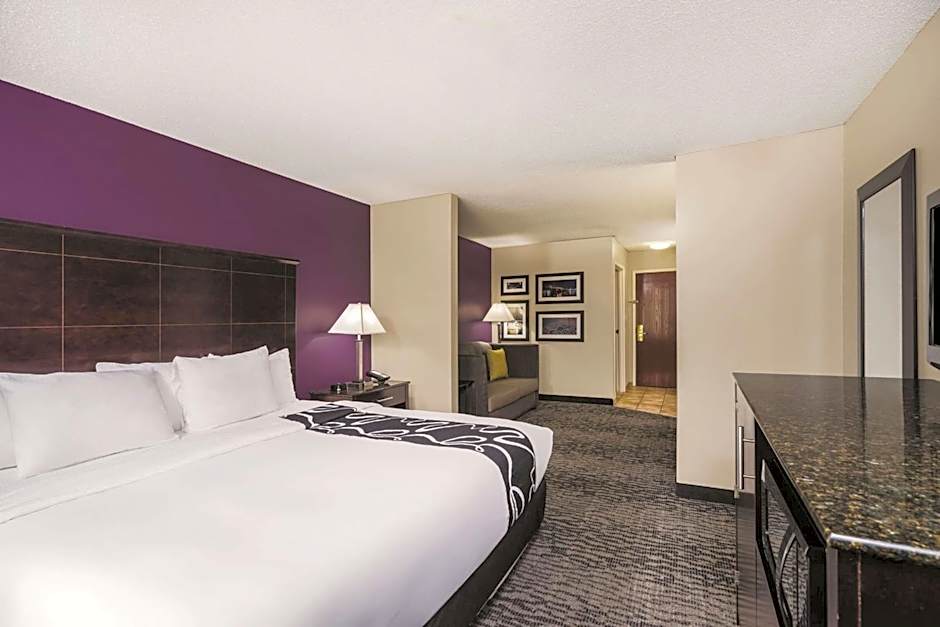 La Quinta Inn & Suites by Wyndham Louisville East