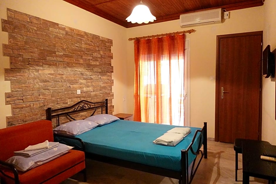 Camping Mitikas and Bungalows