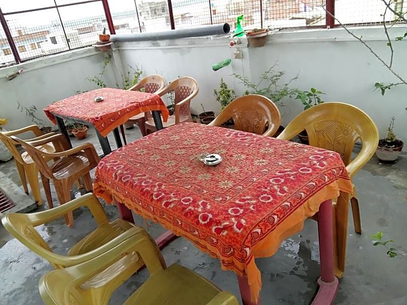 Somit Paying Guest House