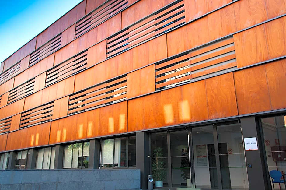 Barcelona Pere Tarres Youth Hostel