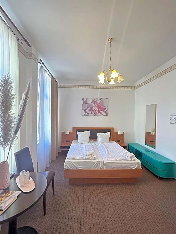 Hotel Adam