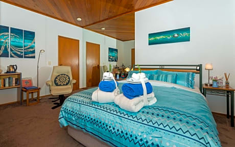 Queen Room - Retreat