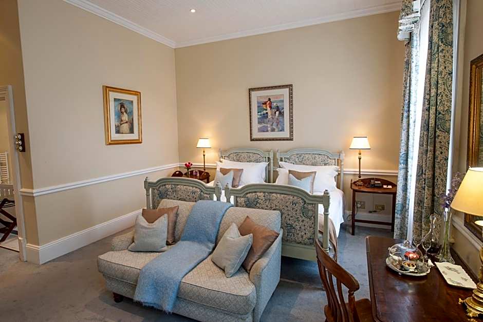 Hacklewood Hill Country House