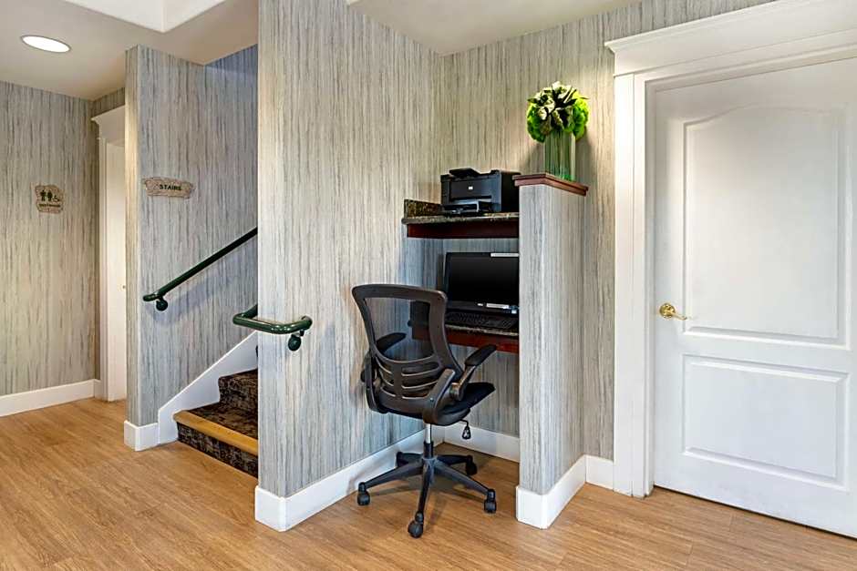 Best Western Cedar Inn And Suites