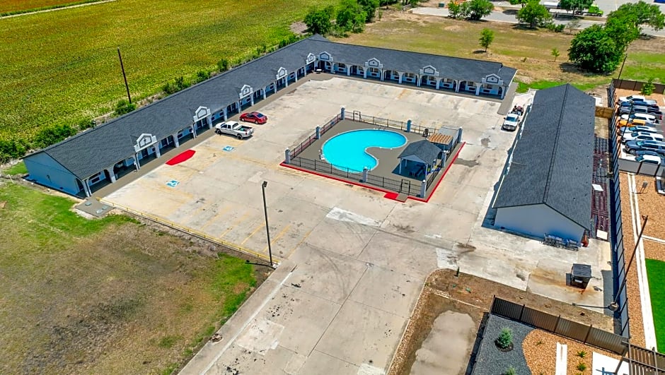 Hondo Executive Inn