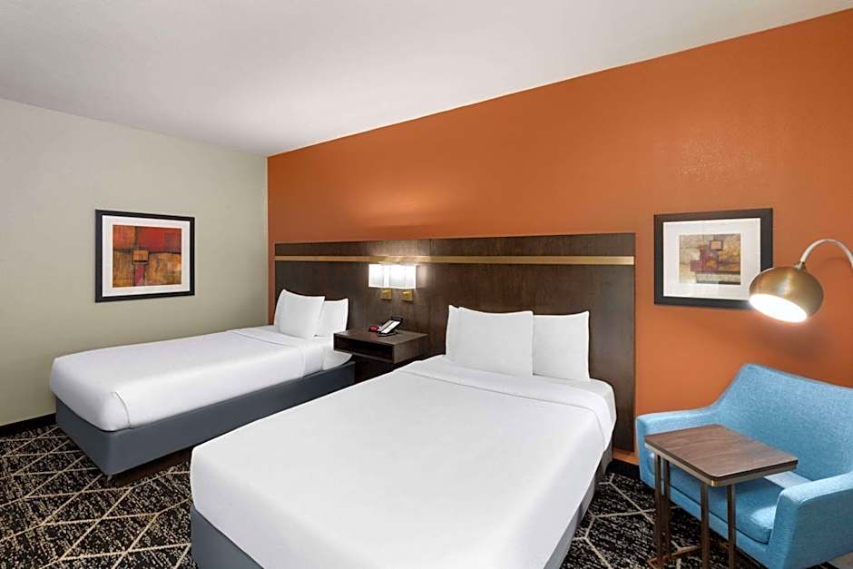 La Quinta Inn & Suites by Wyndham Olathe