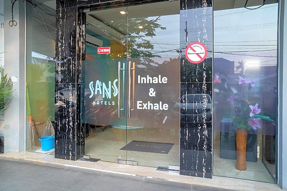 Sans Hotel Kupang Indah Surabaya