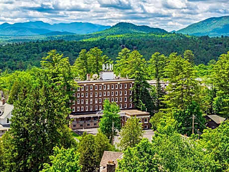 The Pines Inn