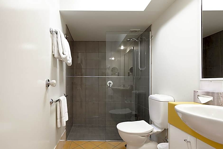 West End Central Apartments