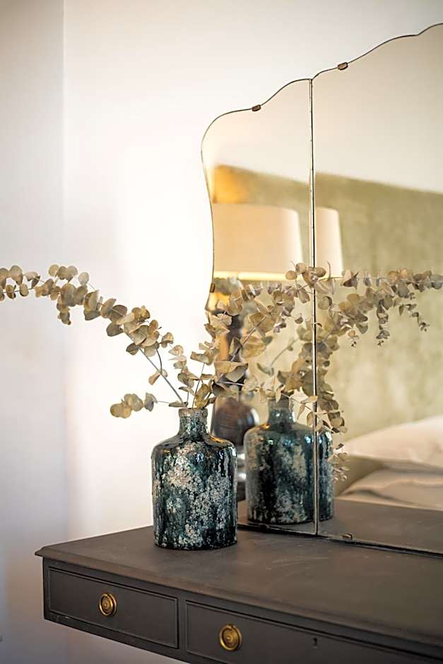 Emporikon Athens Hotel