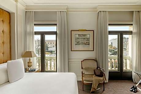 Two-Bedroom Suite Red Level