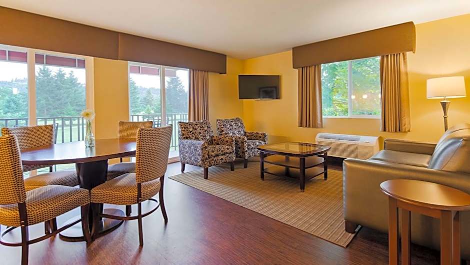 Best Western Plus Plaza By The Green