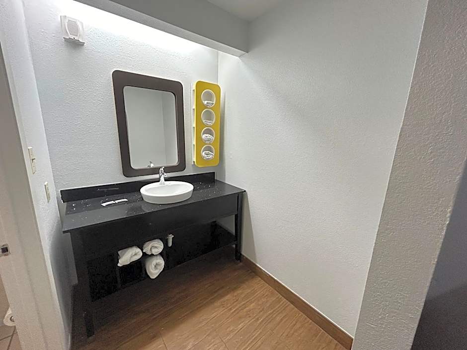 Motel 6 Denham Springs, LA