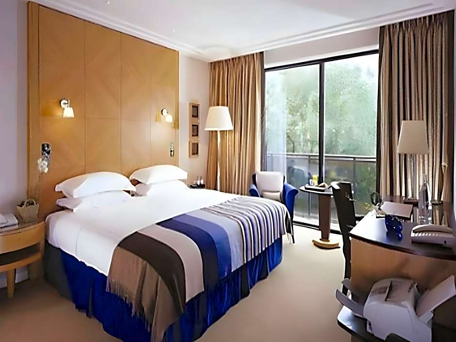 Bristol Hotel - Frankfurt City - Central Station