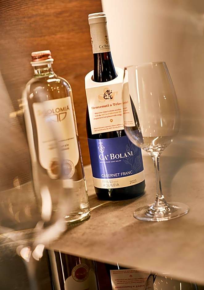 URBANAUTS STUDIOS Minelli