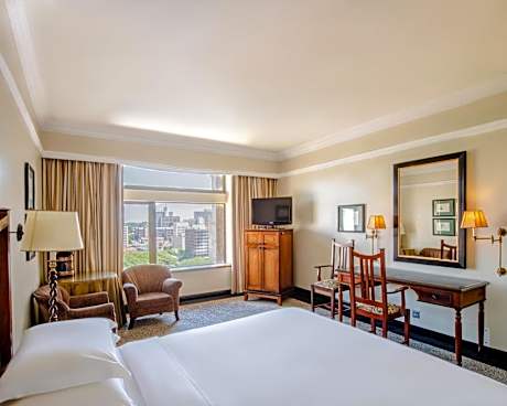 1 King Bed Park View