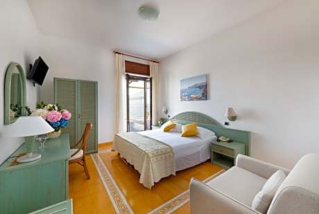 Double Room with Terrace and Sea View