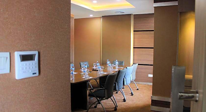 Biz Hotel Batam
