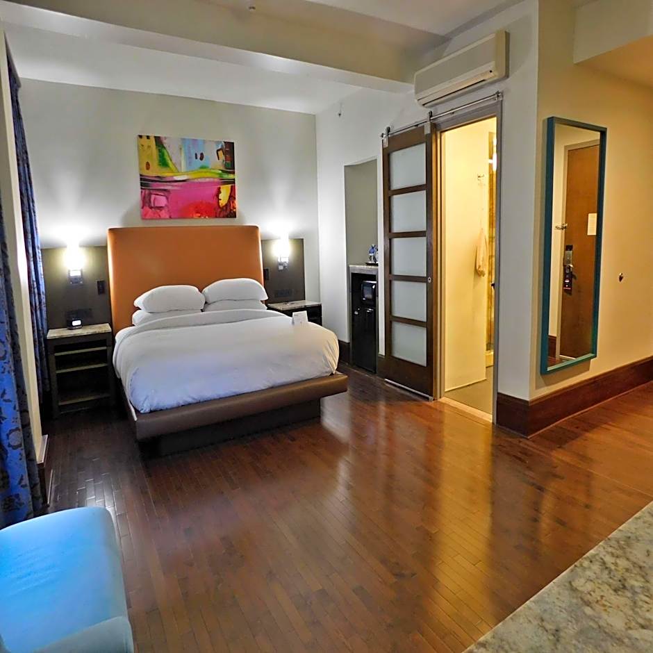 Photo 1 of 4 of 1 King Bed with Sofabed Suite