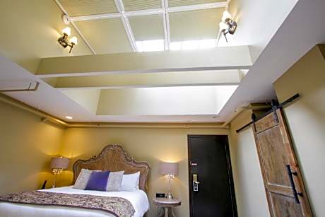 Premium Suite