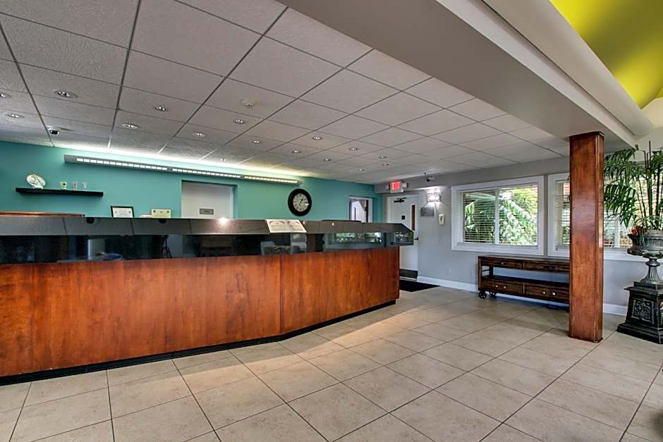 Greenfield Inn & Suites Elizabethtown, KY I65 Exit 94