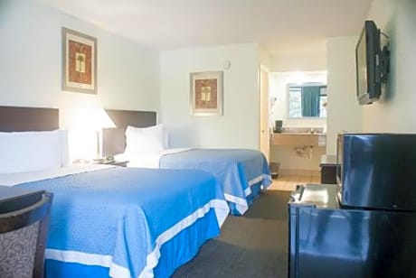 Double Room with Two Double Beds - Mobility Access/Non-Smoking