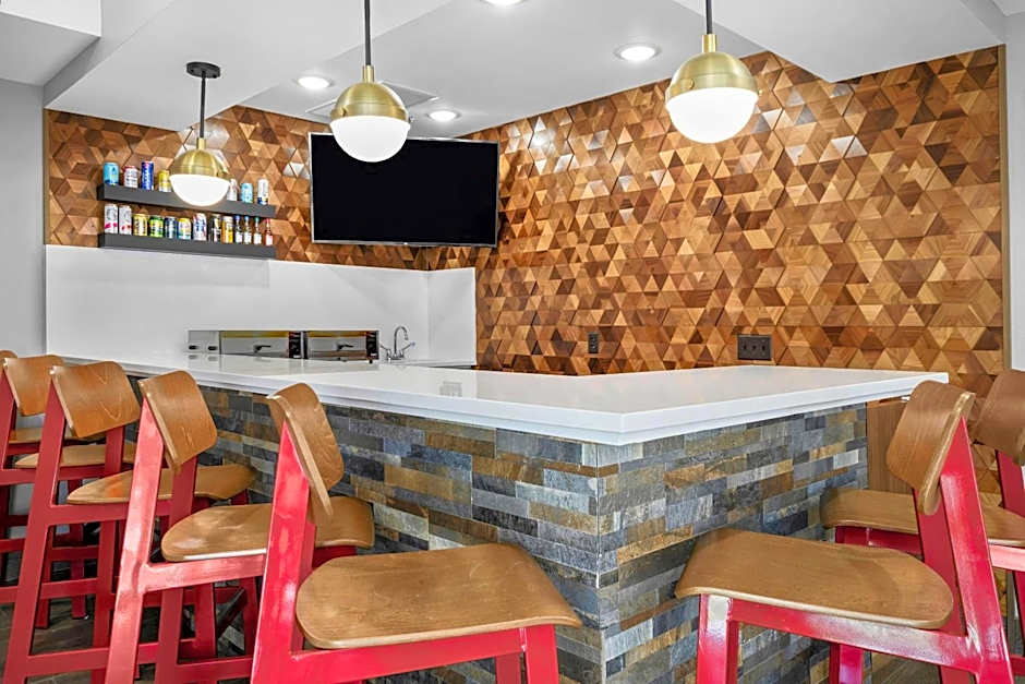 AmericInn by Wyndham International Falls Southwest