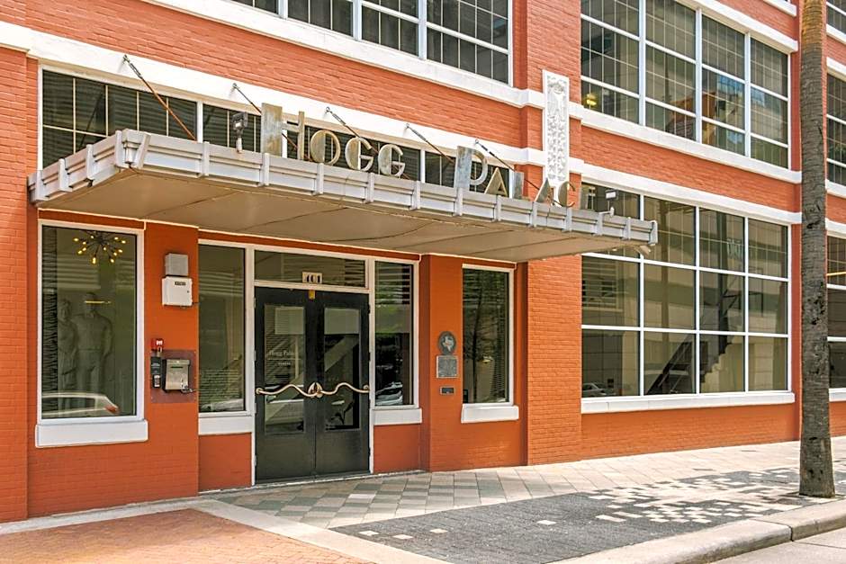 Reside Houston Downtown, a Wyndham Residence