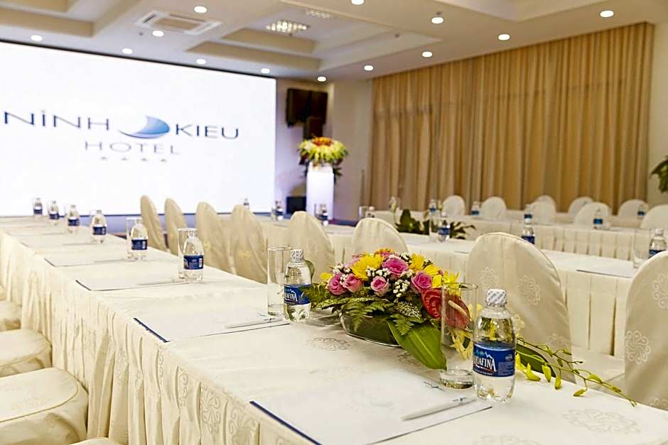 Ninh Kieu Riverside Hotel
