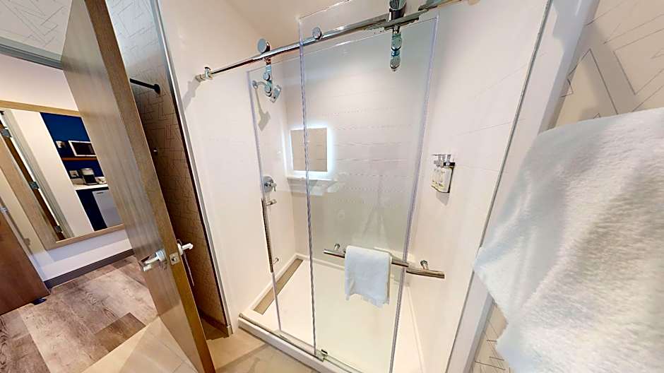 Holiday Inn Express & Suites Chicago Schaumburg By IHG