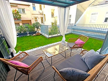 BOSSA CITY Design Apartments