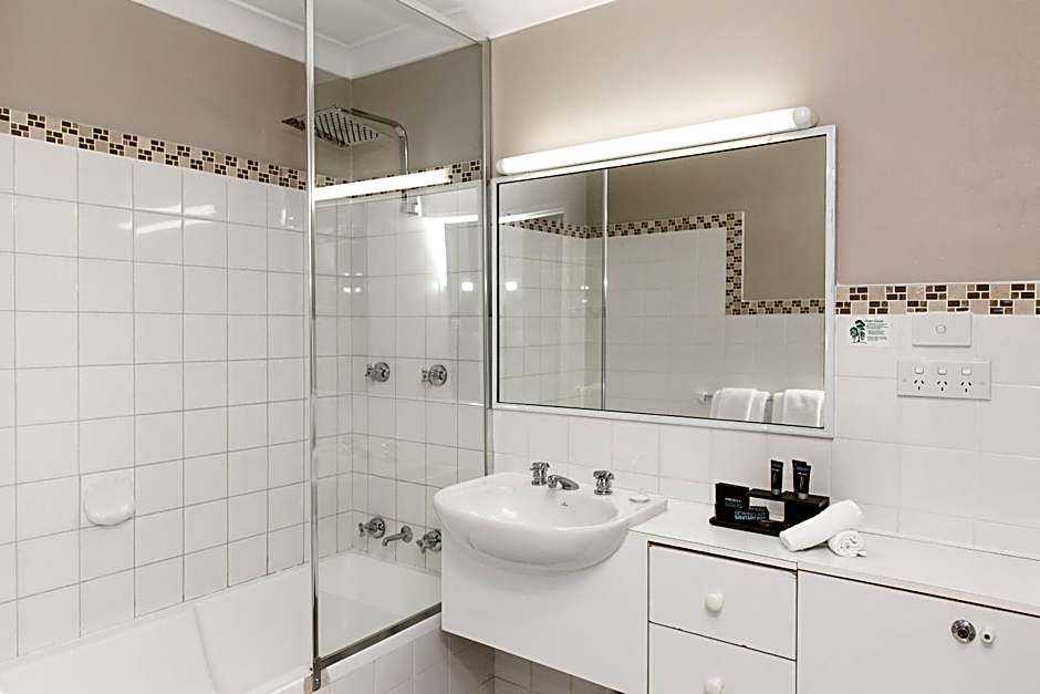 The Belmore All-Suite Hotel