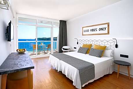 Premium Twin Room with Sea View - Spa Access Included