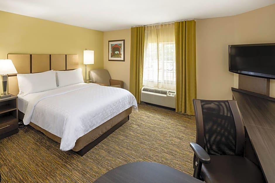Candlewood Suites Windsor Locks, an IHG Hotel