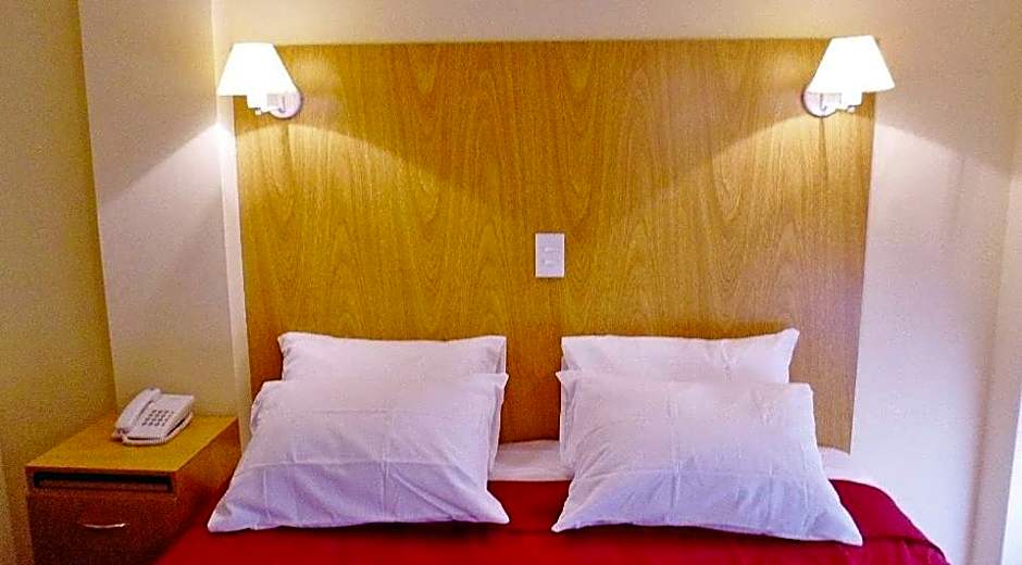 Juramento de Lealtad Townhouse Hotel