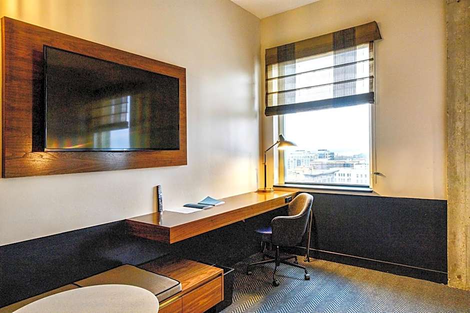 WATERMARK Baton Rouge, Autograph Collection by Marriott