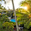 Plantation Hale Suites
