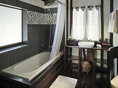 Deluxe Room with Two Single Beds